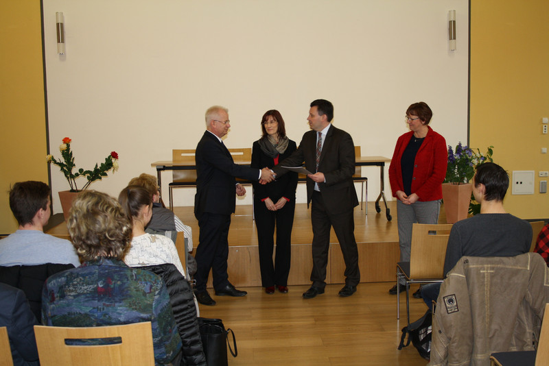 Diesterweg-Gymnasium Tangermünde - vlnr.: Landrat Carsten Wulfänger, Gabriele Trumpf (IB), Finanzminister André Schröder, Barbara Birkholz (Stellv. Schulleiterin)