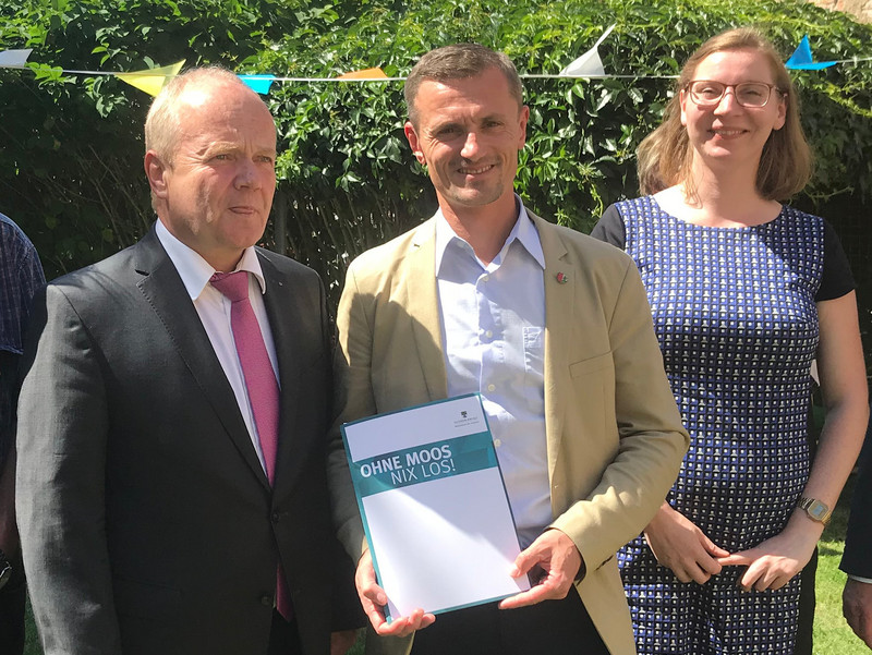 vl. StS Dr. Klaus Klang, Bürgermeister Benjamin Kanngießer, Nadine Staats (Investitionsbank Sachsen-Anhalt)
